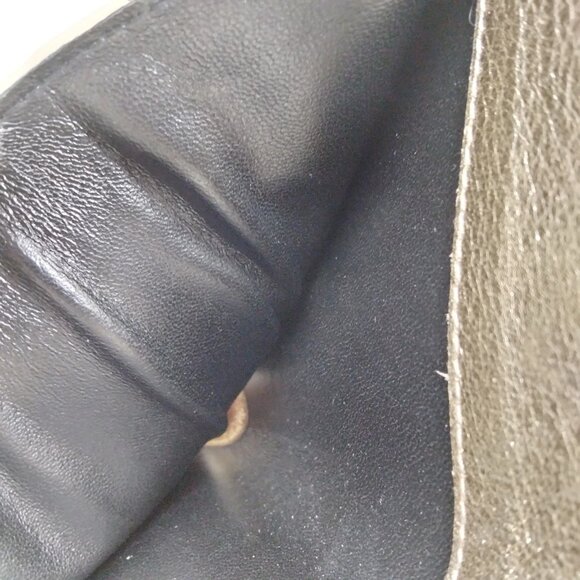 Authentic Saint Laurent Wallet Gold Leather mn302-021526 - Picture 8 of 9